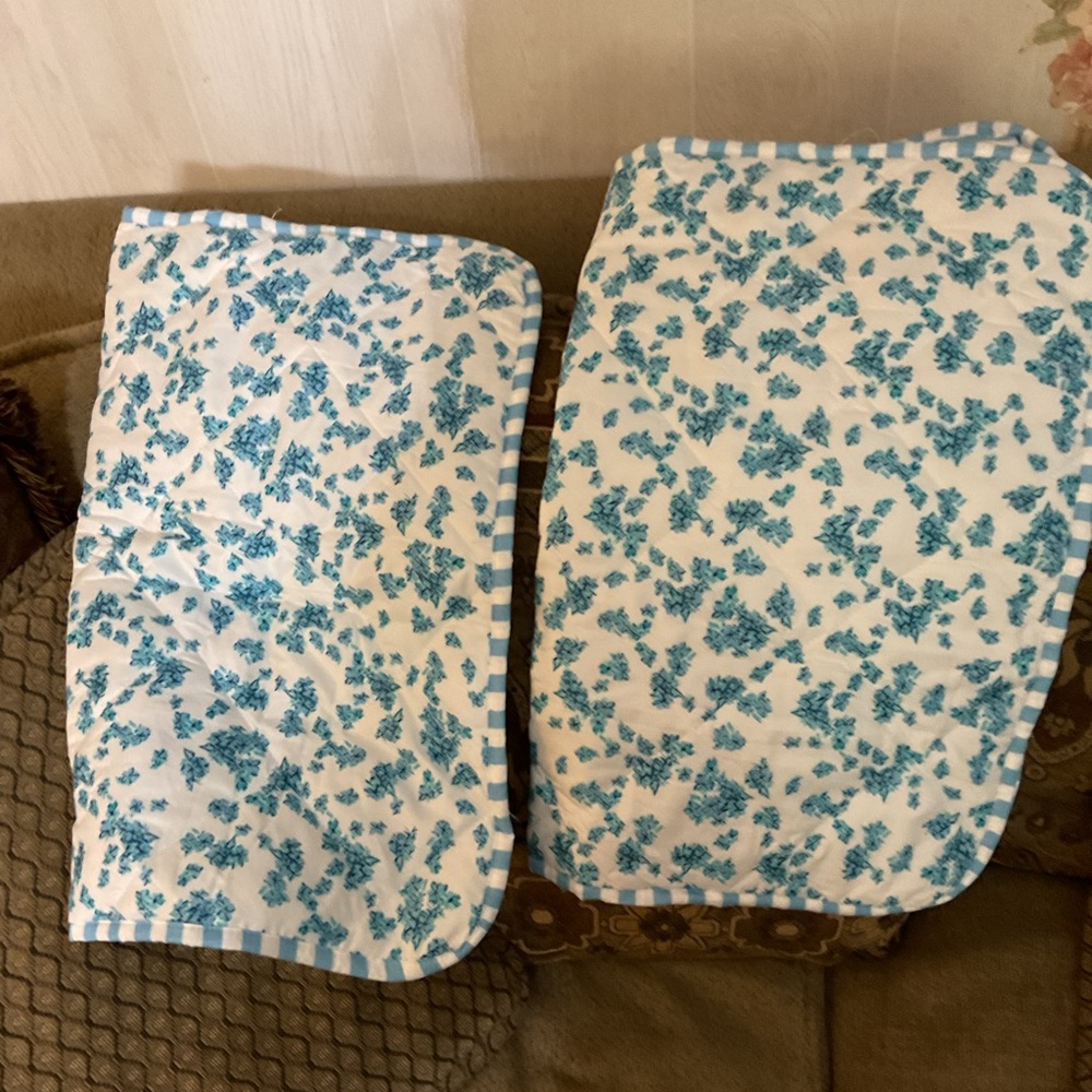 Modern Southern Home White Blue Floral Standard Shams 20" x 26" Quilted NWOT